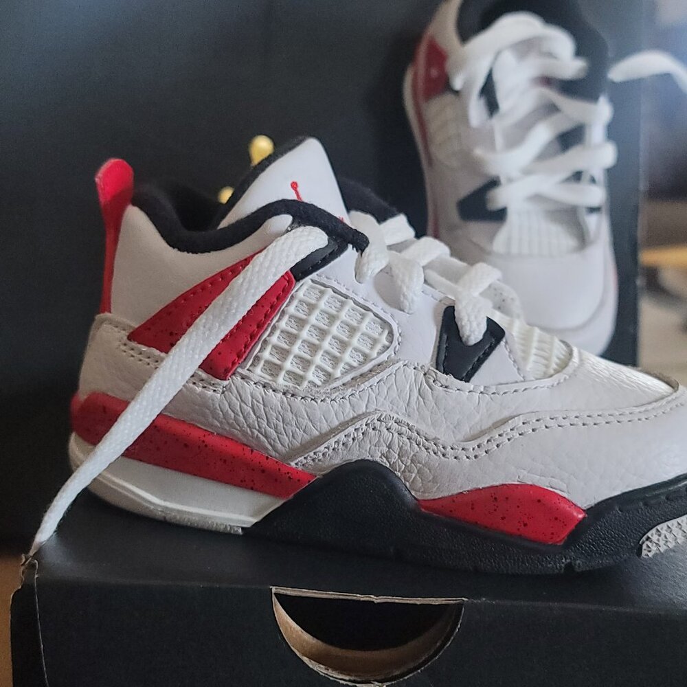 Jordan 4 Retro